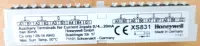 Honeywell XS831 - Borniers auxiliaires (pour la connexion de signaux 0 à 20 mA). Chaque bornier est composé de deux groupes de quatre paires de bornes enfichables (chacune avec une résistance de 499 Ω à la masse) pour prendre en charge jusqu'à huit entrées de courant. Uniquement pour CLIOP830A et CLIOP831A., lot de 10 unités